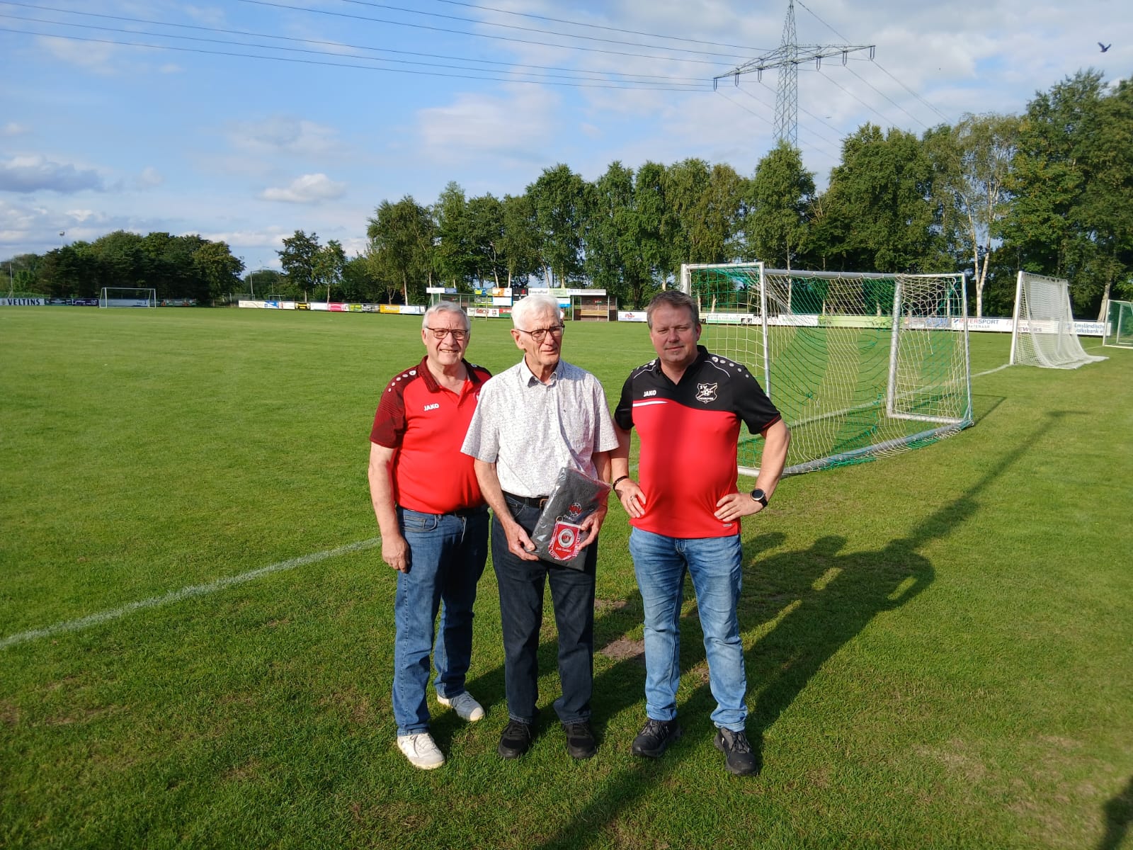 Kreisfußballverband würdigt ehrenamtliches Engagement von Heinz Wübker